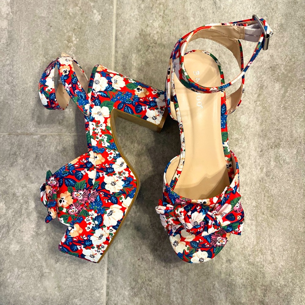 MISS LOLA Floral Platform Heels w/ Bow Size 8.5